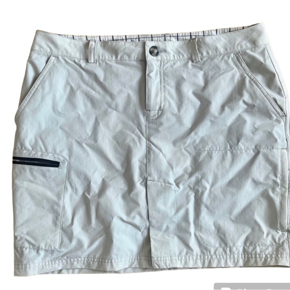 SKORT EMS Zip Pockets Eastern Mountain Sports Sz 10 Cream Tan EMS - Picture 1 of 10
